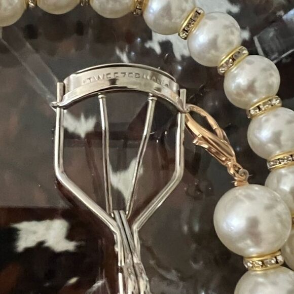 Tweezerman Great Grip Technology Eyelash Curler - Picture 2 of 2
